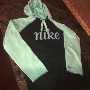 Nike therma fit